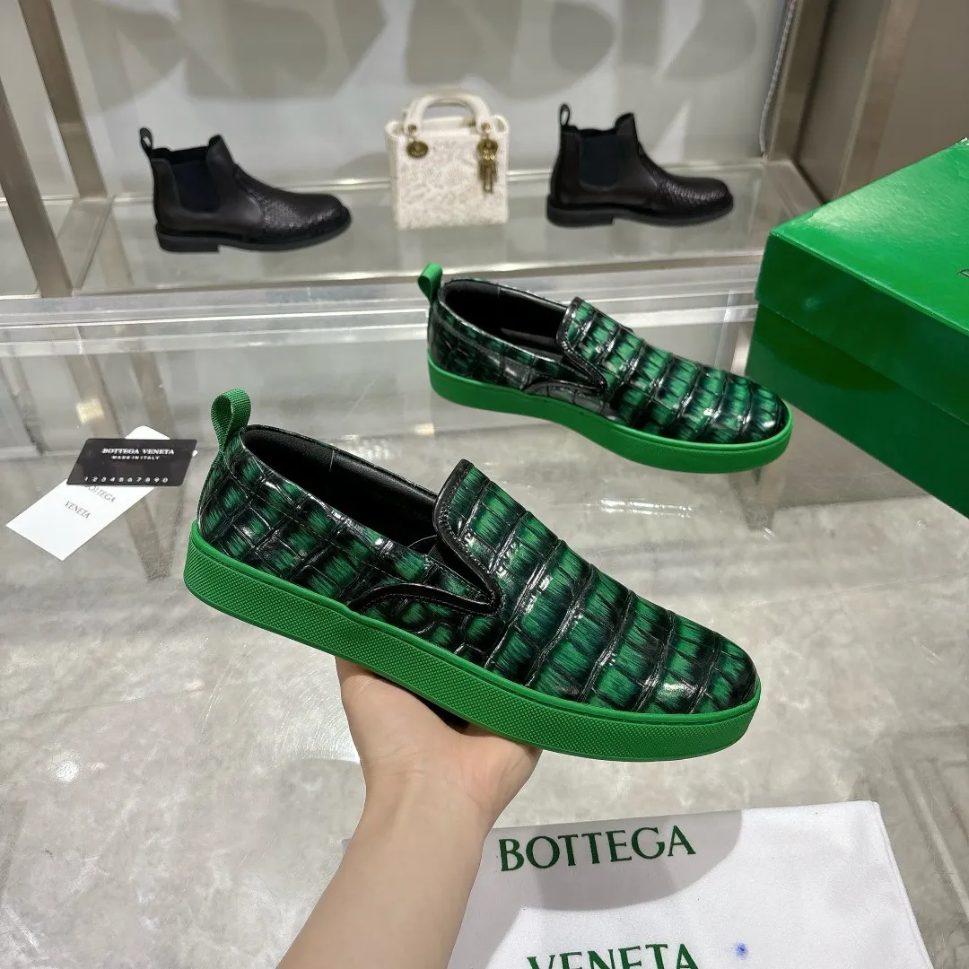 [BV] Top P: 720💰 Couple style, Size: Female 35-39, Male 39--44 (Female 40. Male 38. 45, non-refundable) Bottega Veneta 2025 new model, the highest version in the counter, Bottega Veneta counter synchronization style! Round toe braided slip-on shoes! Imported cowhide leather surface, original molded outsole! 1:1 replica! !